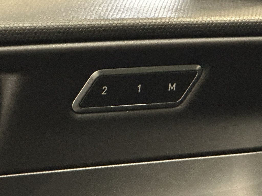 46221985-12.jpg