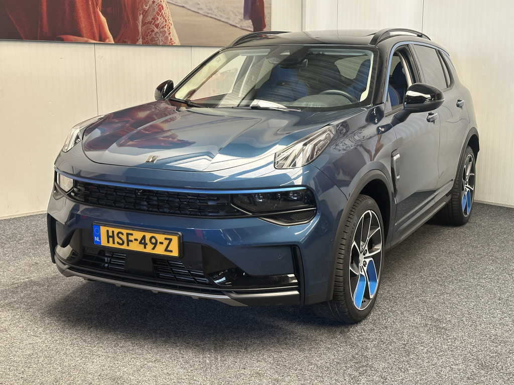 47142795-2.jpg