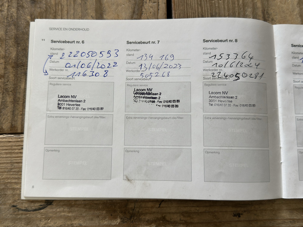 47397110-18.jpg