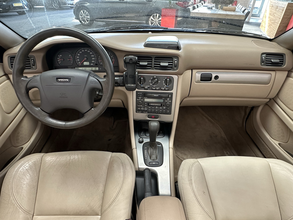 47918074-14.jpg