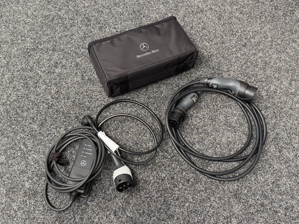 48381065-61.jpg