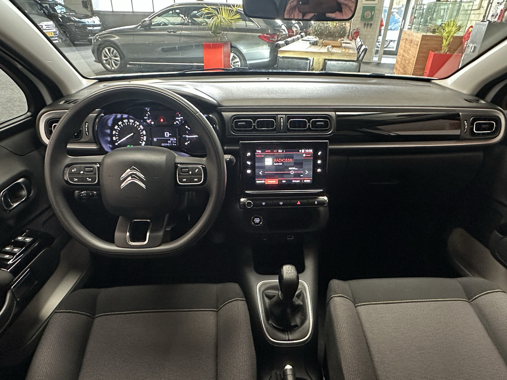48688241-11.jpg