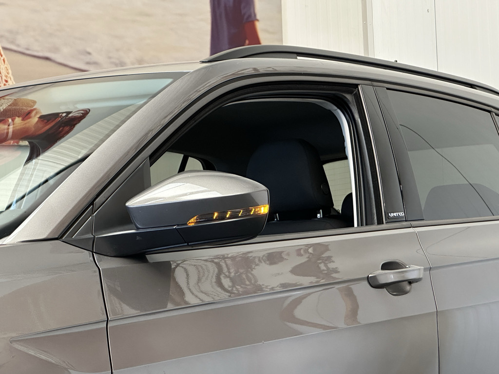 51669960-46.jpg