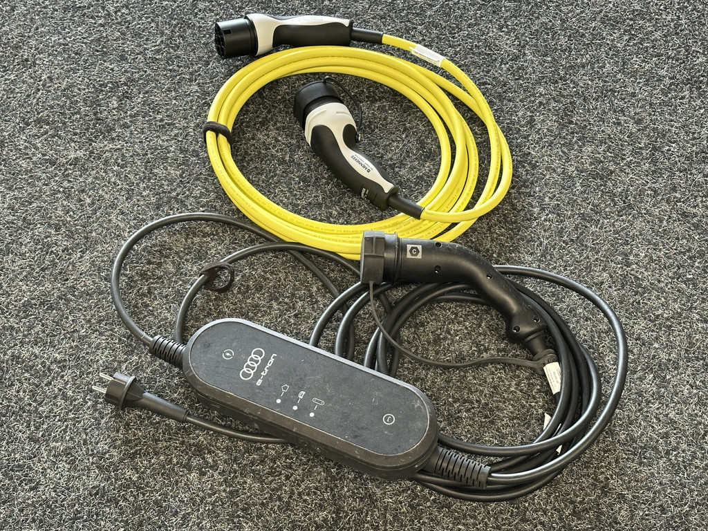 52233820-22.jpg