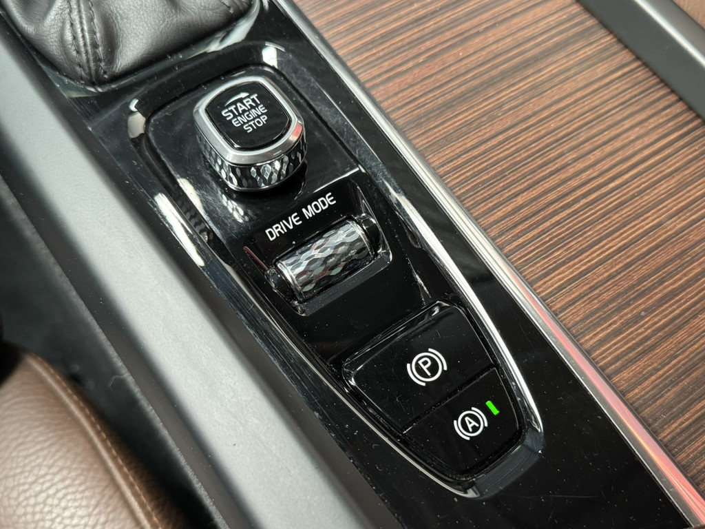 53107674-37.jpg