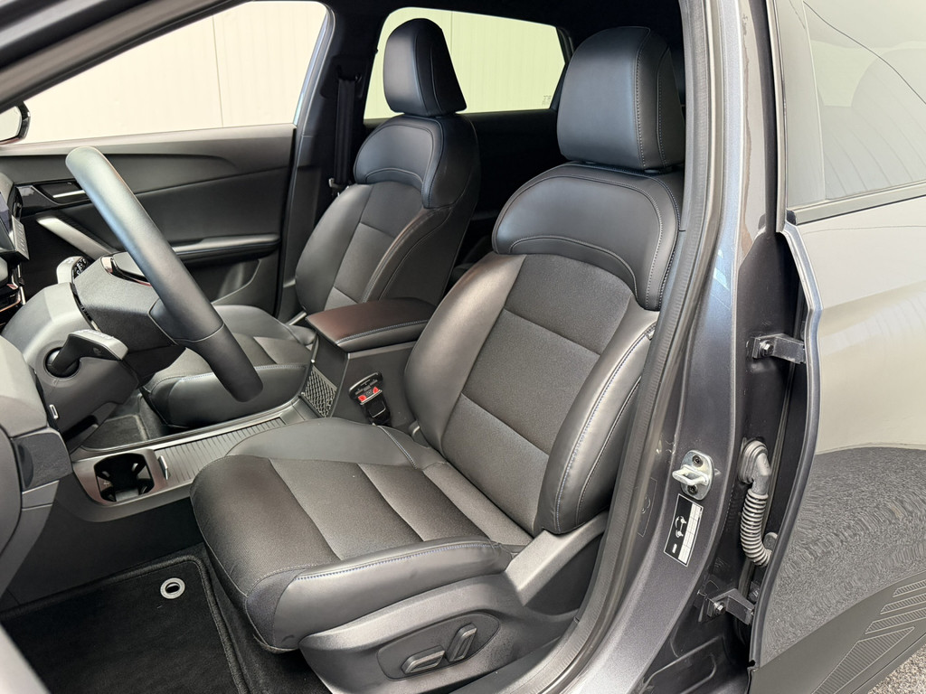 53311064-14.jpg