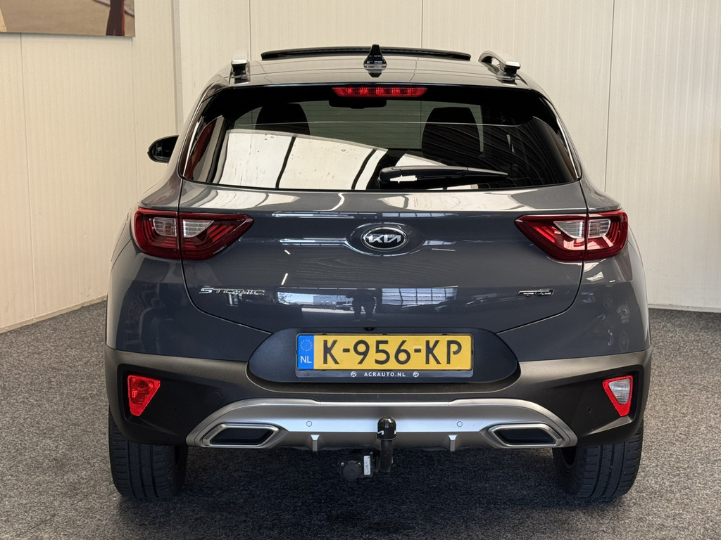 53387546-6.jpg