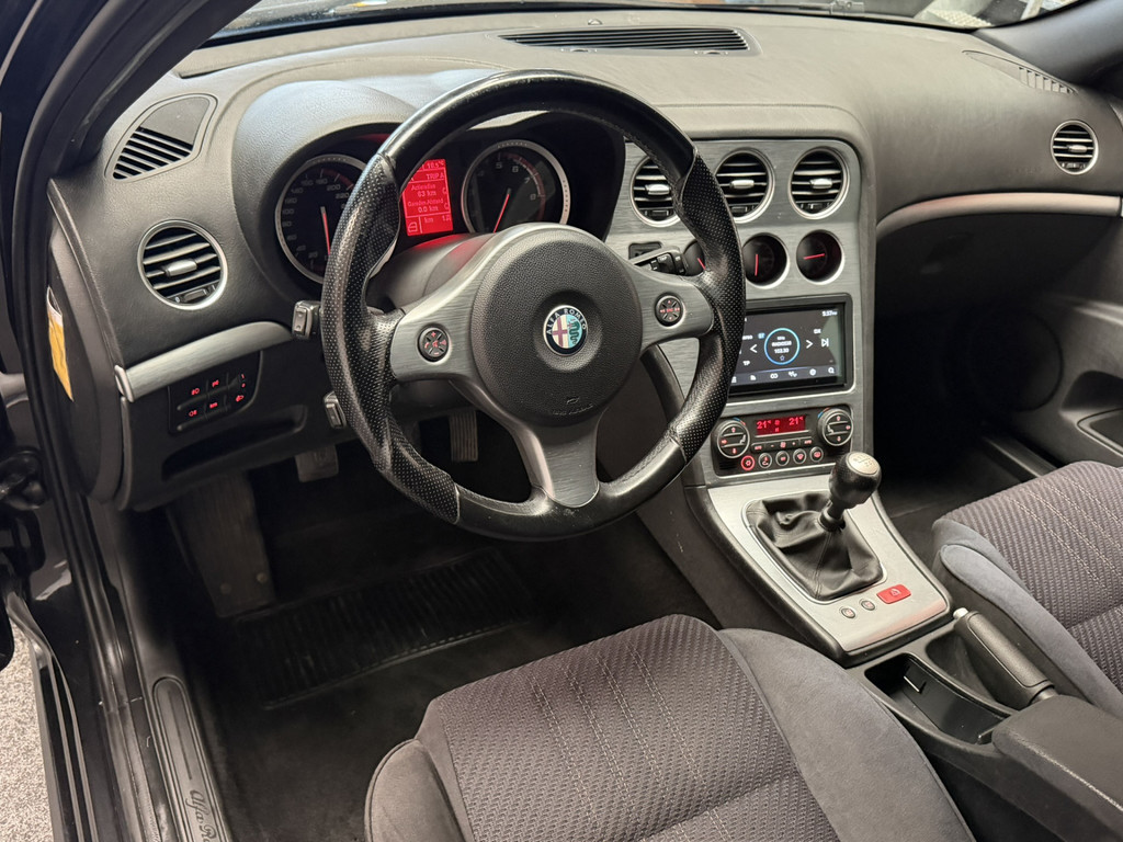 54562970-10.jpg