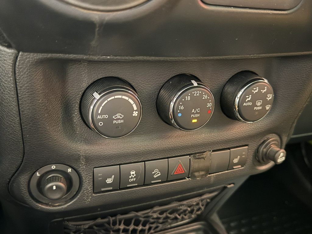 55502524-33.jpg