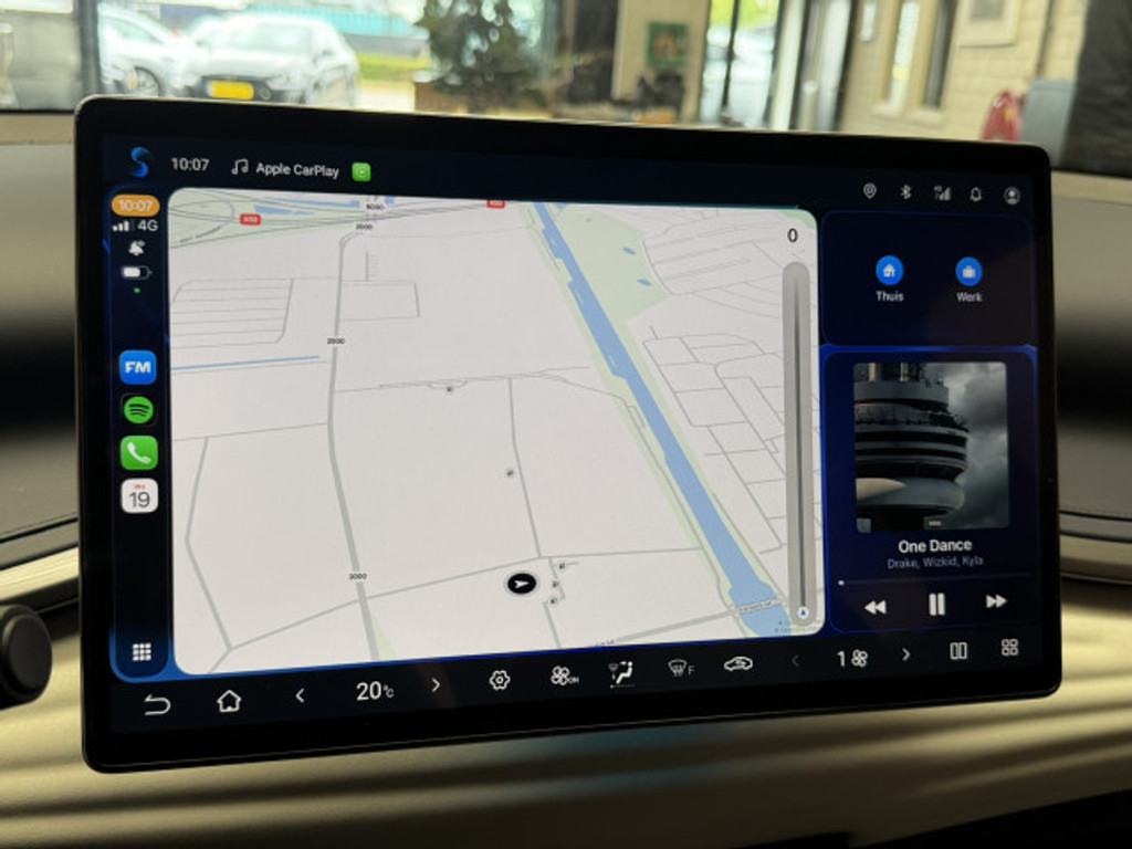 56100890-55.jpg