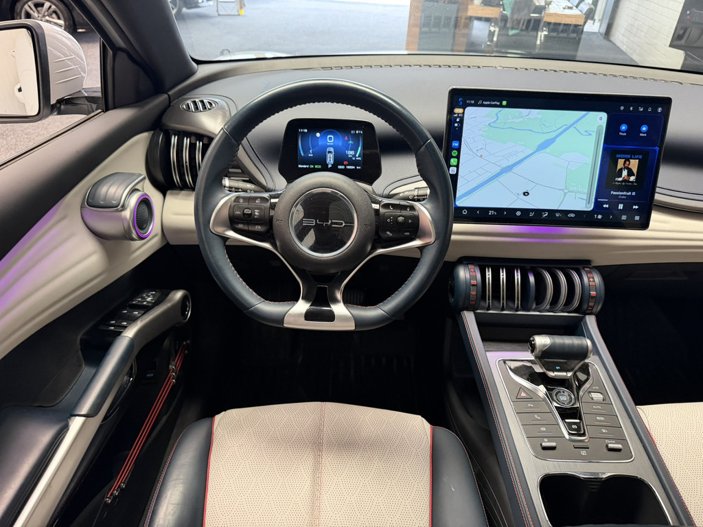 56100951-63.jpg